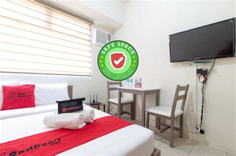 RedDoorz @ Urban Deca Tower Edsa Hotel (Manila) .